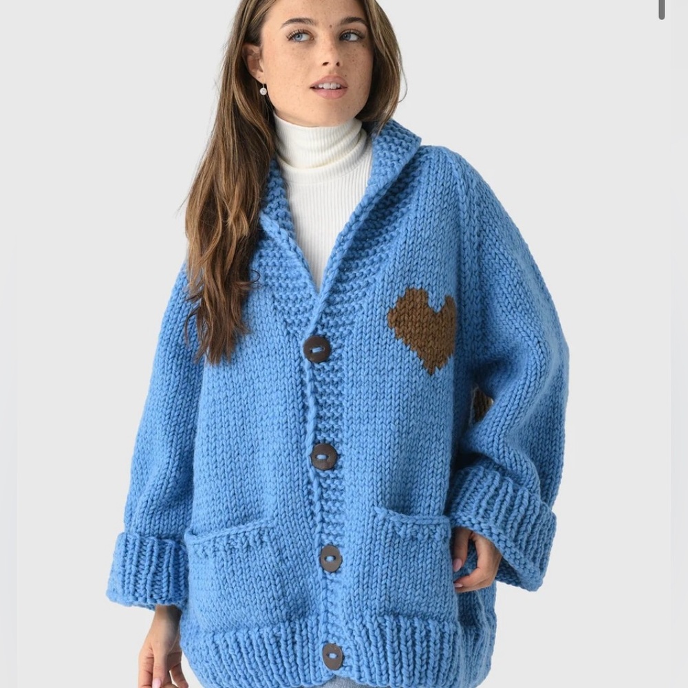 NWT GOGO heart blue/brown handmade sweater